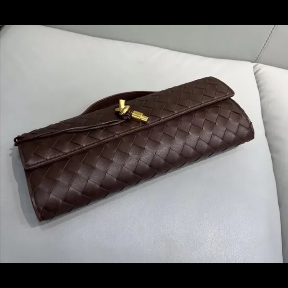 Bottega Veneta Andiamo clutch brown